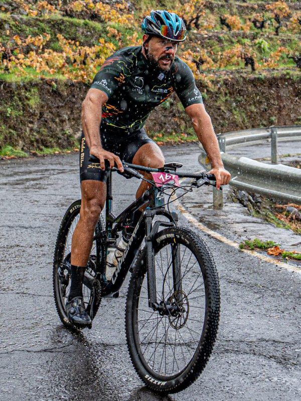 Fotografía deportiva bajo la lluvia en evento de La Palma, Canarias