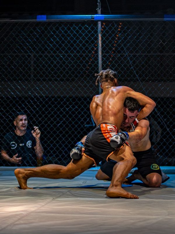 Combate de MMA en campeonato WTE Fight Championship, La Palma